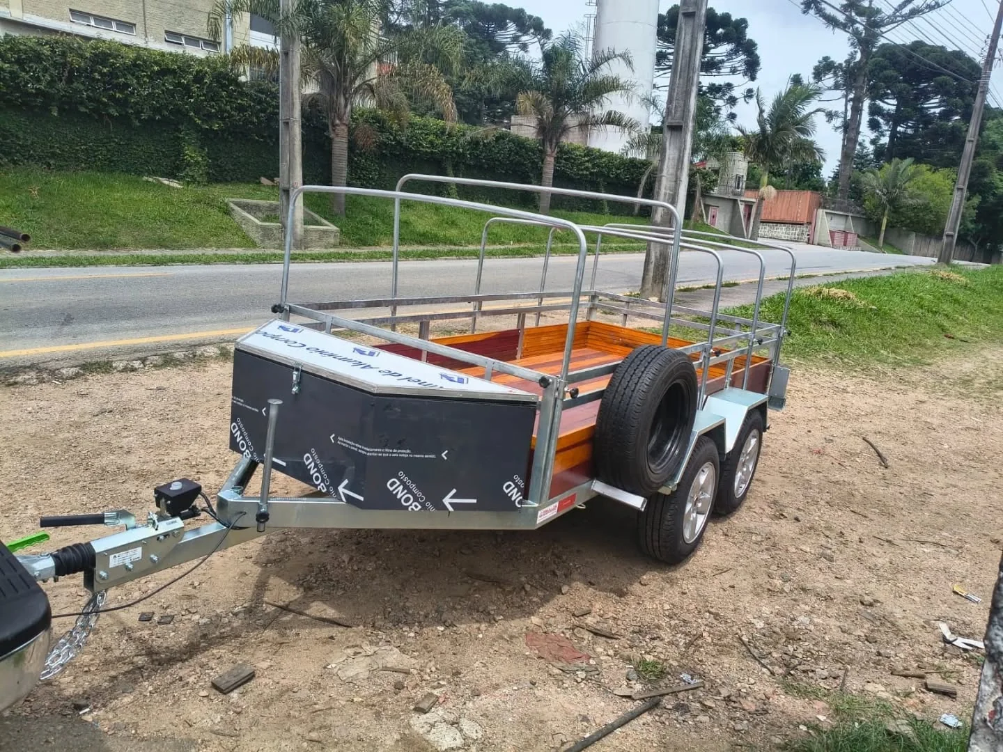 Carretinha trucada fabricada pela Truller Reboques